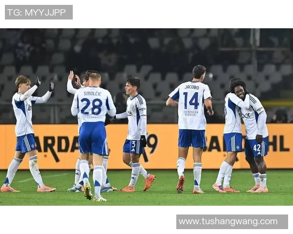 横滨队对阵东京绿茵精彩直播全程回顾与赛后分析