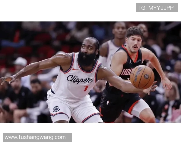 火箭队与快船队第二场激战回顾球员表现与战术分析全景展现 火箭队与快船队第二场激战回顾球员表现与战术分析全景展现